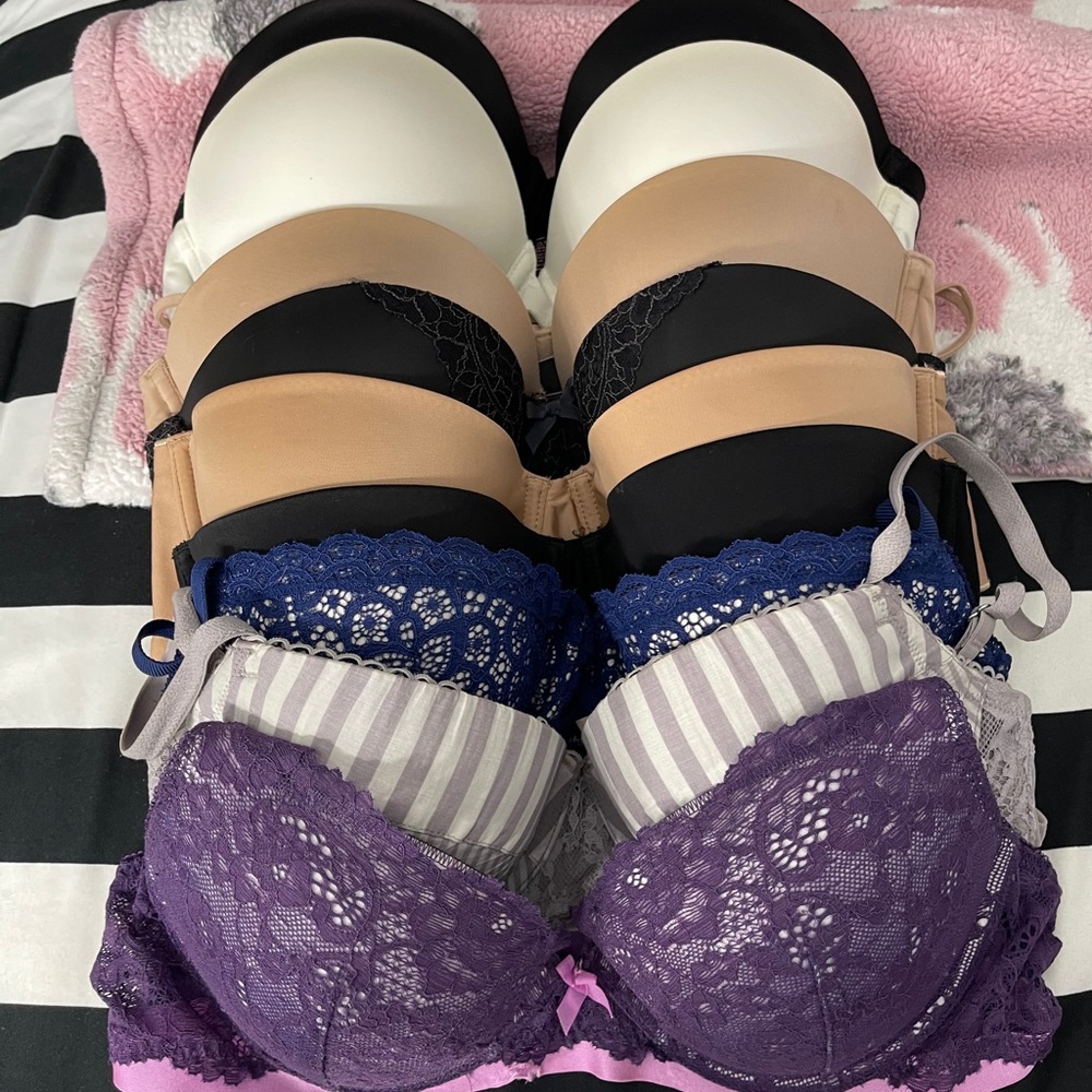 9 Victoria’s Secret bras size 34C